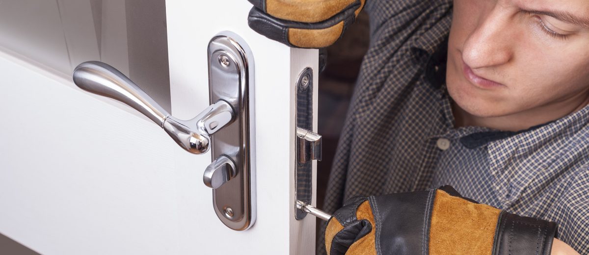 5-things-a-residential-locksmith-can-do-for-you-1-1200x520.jpg