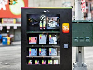 sonriendo Persona Alicia Nike FuelBox Vending Machine — urdesignmag