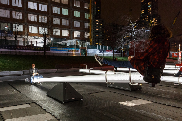 impulse-lighting-installation-in-the-quartier-des-spectacles-montreal-3