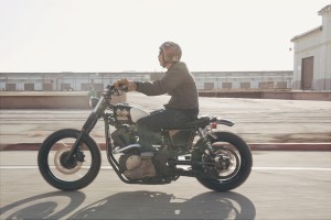 yard-built-scr950-chequered-scrambler-brat-style-2