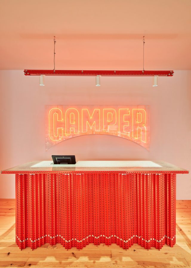 Camper Store, Malaga, Spain / Oficina Penadés — urdesignmag