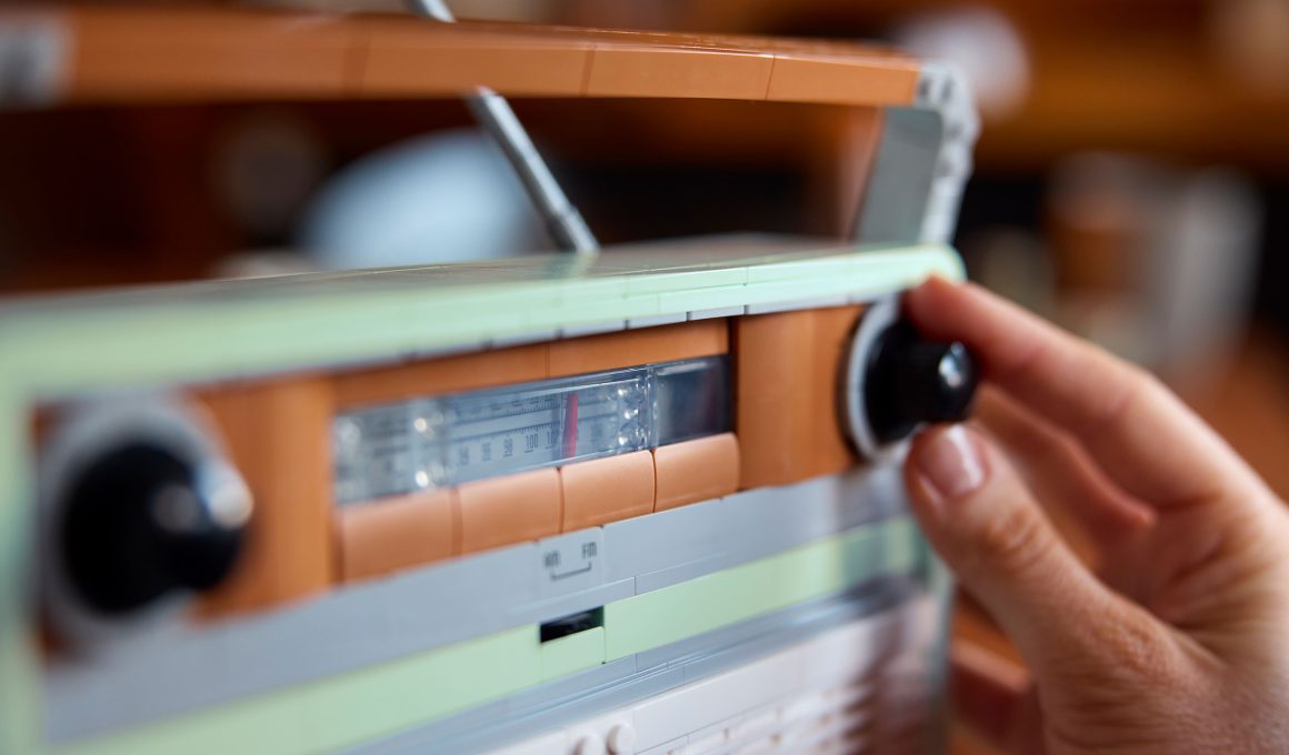 LEGO's Vintage Radio Set