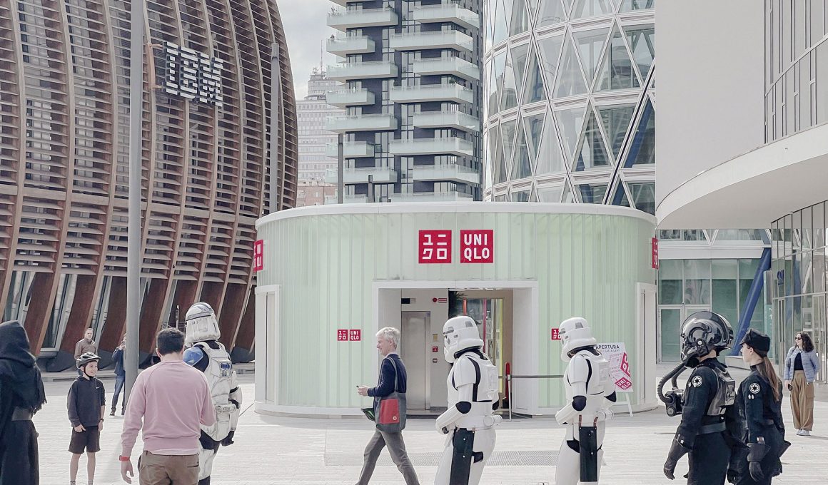 UNIQLO Entrance Box, Milan, IT / Piuarch