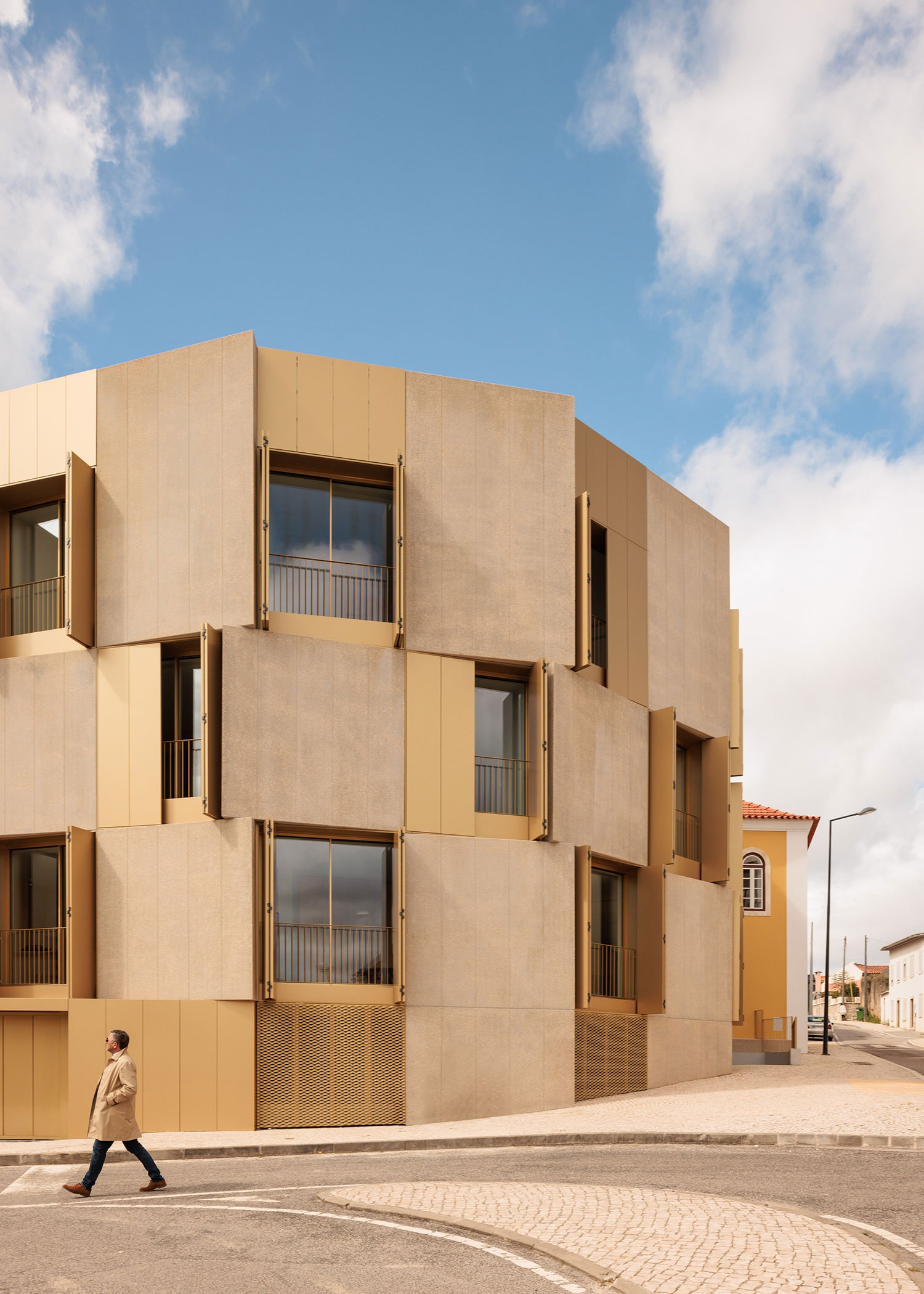 Martires Housing Block, Leiria, PT / Didier Fiúza Faustino