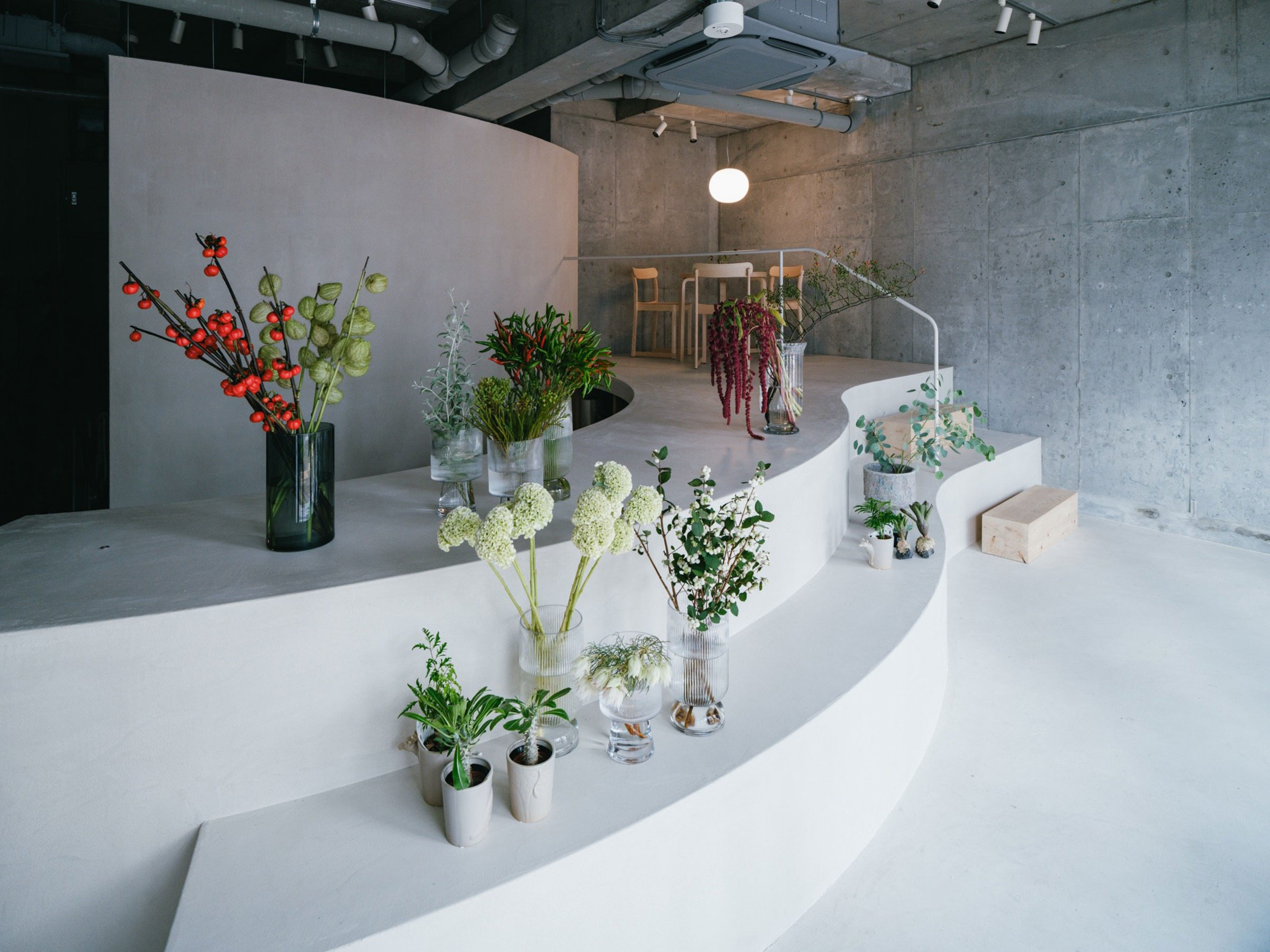 Sides Core Designs a Multi-Functional Flower Shop in Nara with a Sculptural Interior