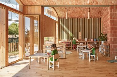 Imagine Montessori School: Nature-Inspired Architecture in Valencia